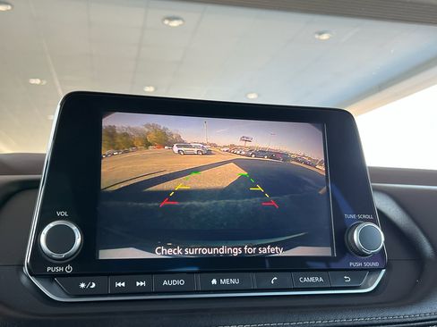 Used 2023 Nissan Rogue SV w/ SV Premium Package image 30