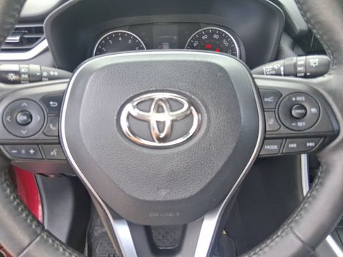 Used 2022 Toyota RAV4 XLE Premium AWD/4WD image 13