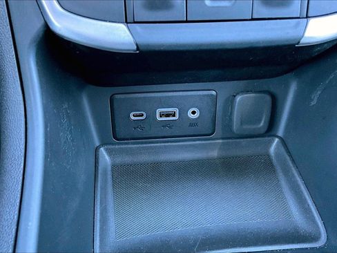 Used 2024 GMC Terrain SLE image 31