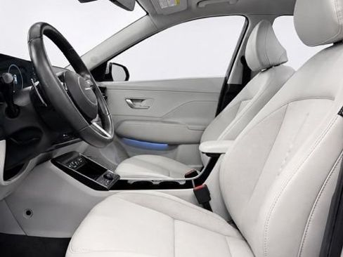Used 2025 Hyundai Kona Limited AWD/4WD image 12