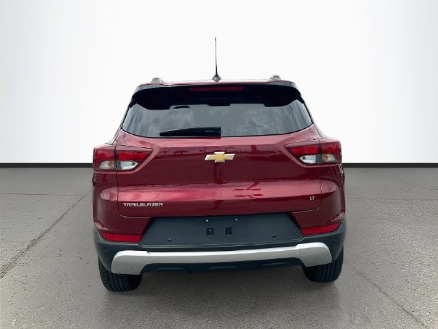 Used 2022 Chevrolet TrailBlazer LT w/ Confidence II Package FWD image 6