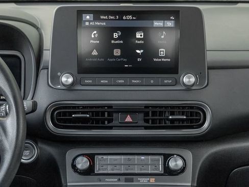 Used 2023 Hyundai Kona SE image 8