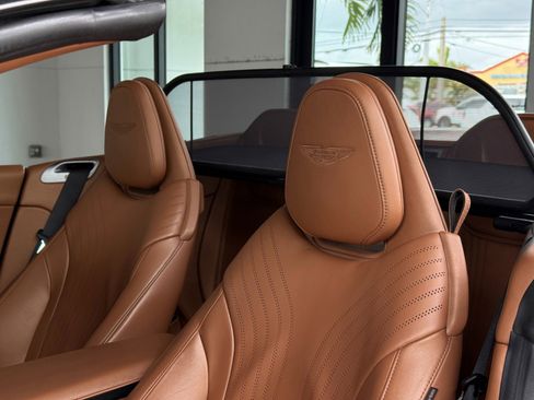 Used 2020 Aston Martin DB11 Volante RWD image 30