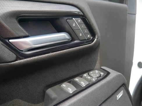 Used 2025 GMC Sierra 3500 AT4 w/ AT4 Premium Plus Package AWD/4WD image 34