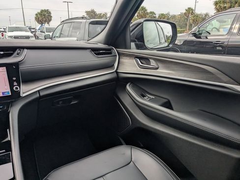 New 2026 Jeep Grand Cherokee Limited AWD/4WD image 17