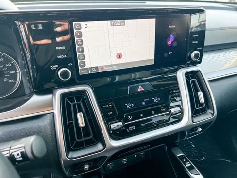 Certified 2024 Kia Sorento EX image 22