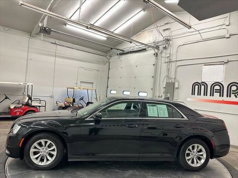 Certified 2021 Chrysler 300 Touring image 11