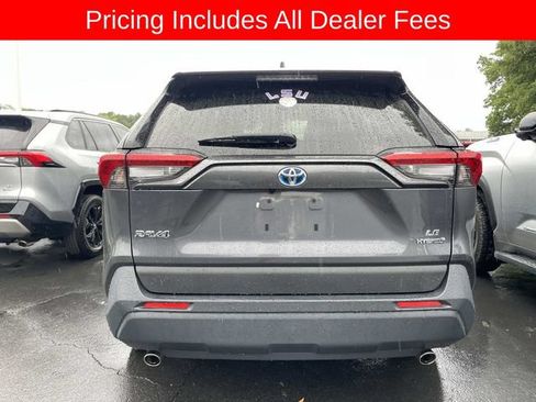 Used 2022 Toyota RAV4 LE AWD/4WD image 5