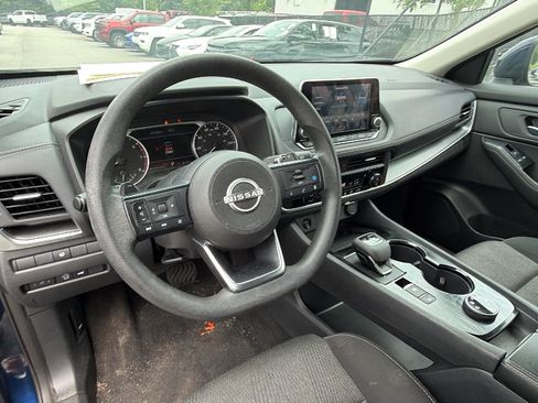 Used 2024 Nissan Rogue SV AWD/4WD image 24