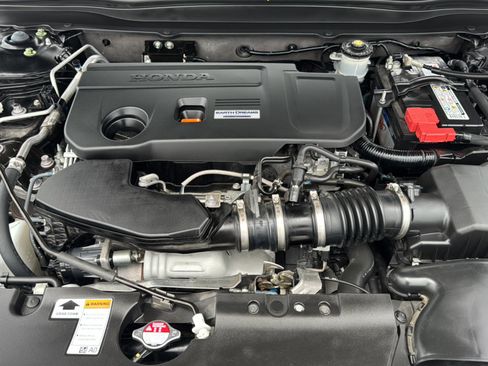 Used 2019 Honda Accord Touring image 31