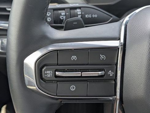 Certified 2025 GMC Acadia Elevation FWD image 28