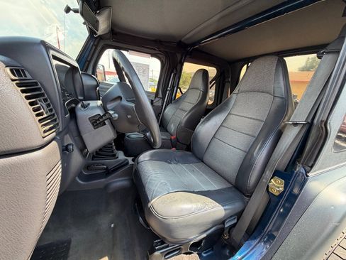 Used 2000 Jeep Wrangler SE AWD/4WD image 9