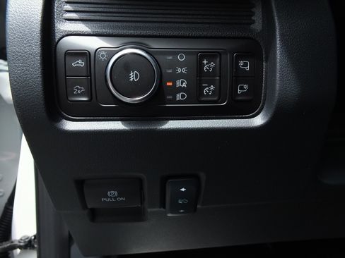 New 2025 Ford F250 Lariat w/ Chrome Package image 18