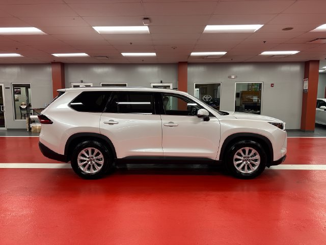 Certified 2025 Toyota Grand Highlander FWD image 3