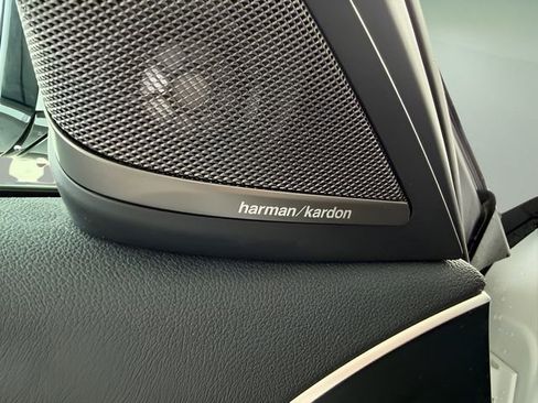 Used 2023 BMW 540i w/ Premium Package image 19