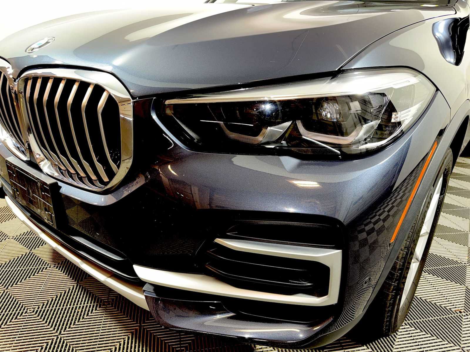 Used 2022 BMW X5 xDrive40i w/ Premium Package AWD/4WD image 26