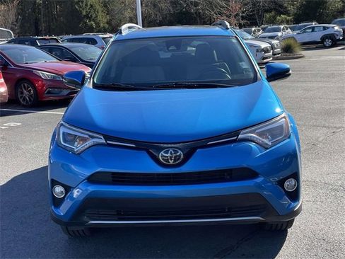 Used 2018 Toyota RAV4 Limited image 2