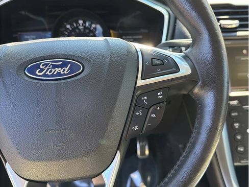 Used 2016 Ford Fusion Titanium FWD image 10