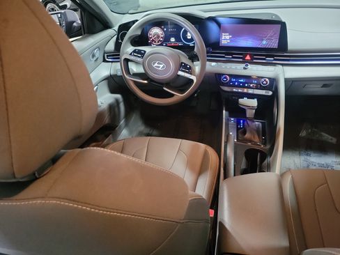 Used 2024 Hyundai Elantra SEL FWD image 12