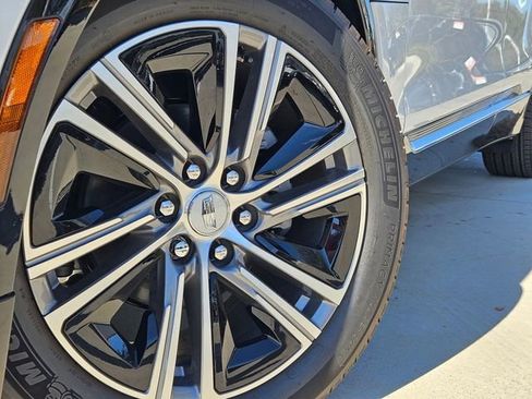 New 2026 Cadillac Lyriq Premium Luxury image 8