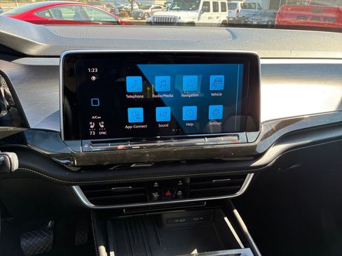 Used 2025 Volkswagen Atlas Cross Sport SE image 17