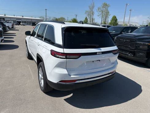 New 2026 Jeep Grand Cherokee Laredo X AWD/4WD image 11