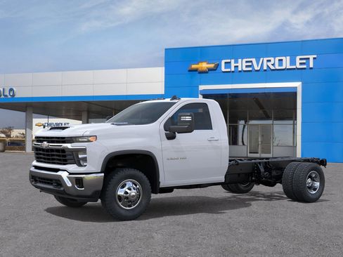 New 2026 Chevrolet Silverado 3500 LT w/ Convenience Package image 2