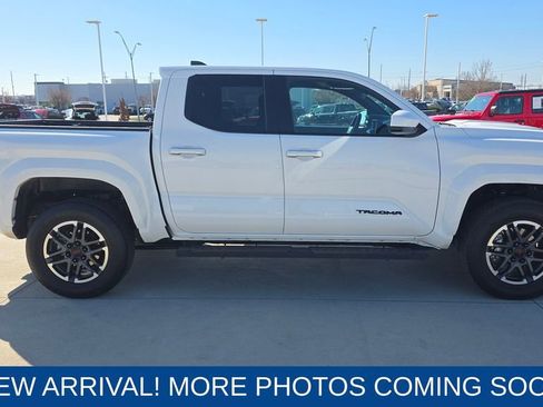 Used 2024 Toyota Tacoma TRD Sport image 6