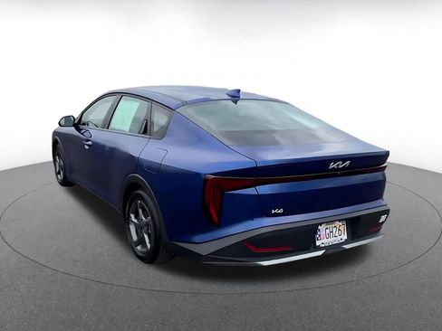 Used 2025 Kia K4 LXS image 11
