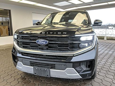 Used 2025 Ford Expedition Max Platinum image 1