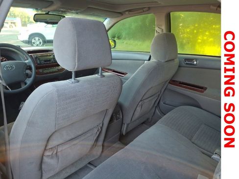 Used 2005 Toyota Camry LE FWD image 10