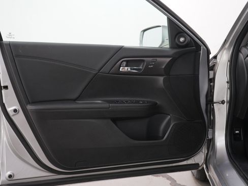 Used 2014 Honda Accord EX-L image 18