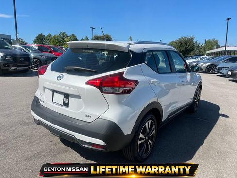 Used 2019 Nissan Kicks SR w/ SR Premium Package FWD image 7