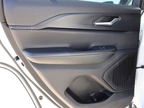 Used 2024 Jeep Grand Cherokee Laredo RWD image 16