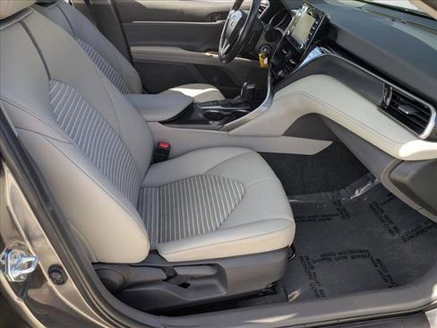 Used 2024 Toyota Camry SE image 18