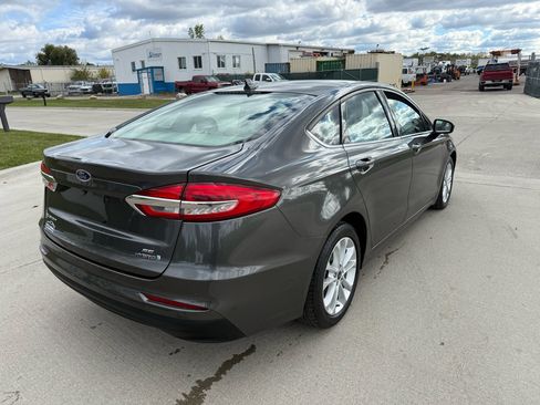 Used 2019 Ford Fusion SE image 5
