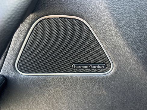 Used 2018 Maserati Levante S image 10