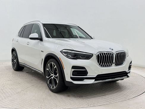 Certified 2023 BMW X5 xDrive45e w/ Climate Comfort Package image 7