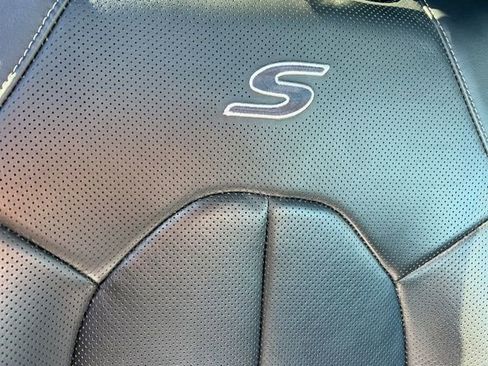 Used 2025 Chrysler Pacifica Limited image 40