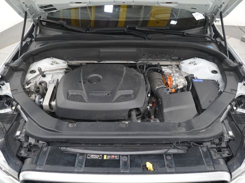 Used 2019 Volvo XC60 T8 R-Design w/ Advanced Package AWD/4WD image 31