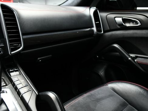 Used 2017 Porsche Cayenne GTS image 34