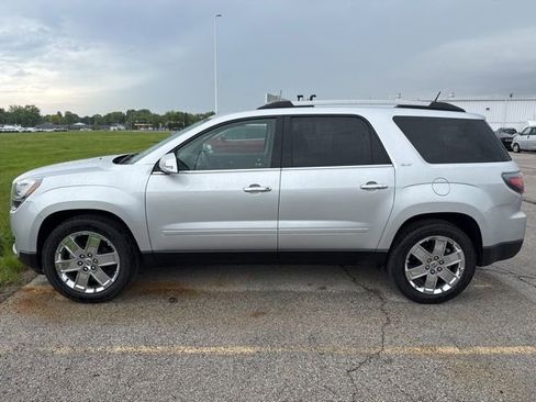 Used 2017 GMC Acadia Limited SLT FWD image 2