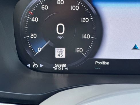 Used 2020 Volvo XC60 T5 Momentum w/ Protection Package Premier image 28