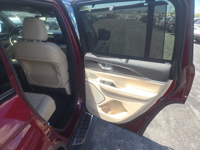 Used 2024 Jeep Grand Cherokee Limited w/ Luxury Tech Group II AWD/4WD image 23