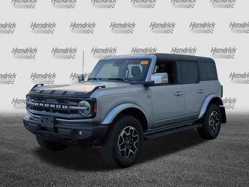 Used 2024 Ford Bronco Outer Banks image 5