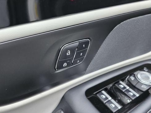 Used 2024 Lincoln Nautilus Reserve image 27