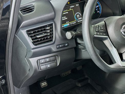 Used 2024 Nissan Leaf S image 17