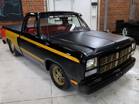 Used 1992 Dodge D/W Truck 150 image 13