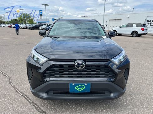 Used 2022 Toyota RAV4 XLE w/ Convenience Package AWD/4WD image 10