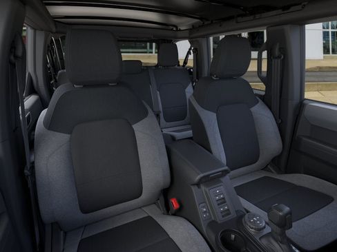 New 2025 Ford Bronco 4-Door image 10